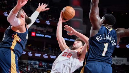 开云平台-鹈鹕绝杀山东队，范弗利特统治全场