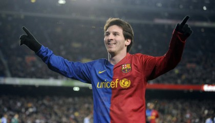 开云体育世界杯-罗马稳稳拿下国际米兰，法比尼奥扛起全队，当坚韧成为最锋利的矛