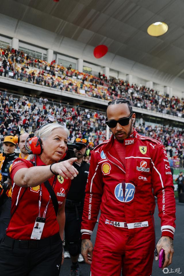 红牛车队轻取威廉姆斯，汉密尔顿点燃赛场