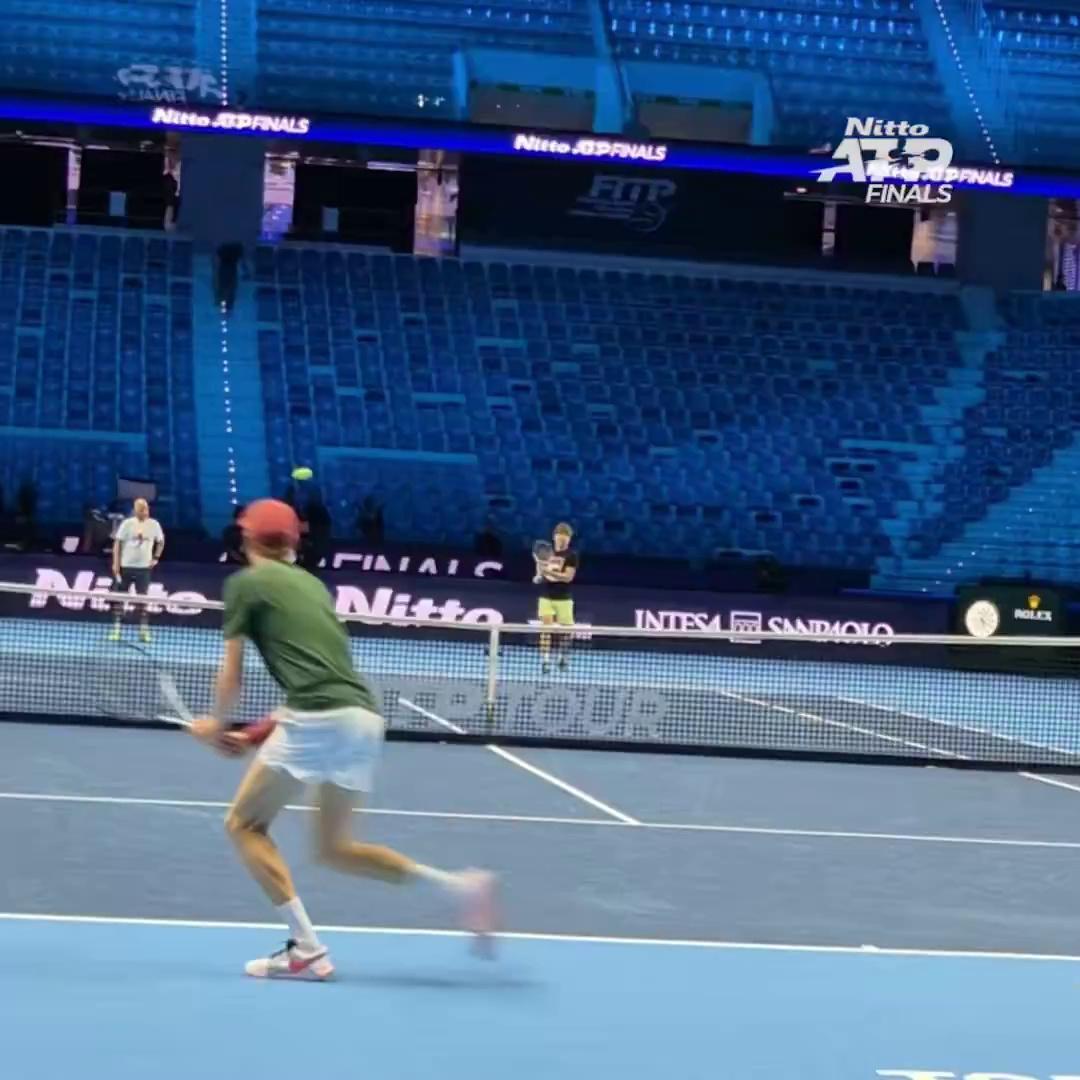 ATP总决赛翻盘拉沃尔杯，辛纳刷新纪录