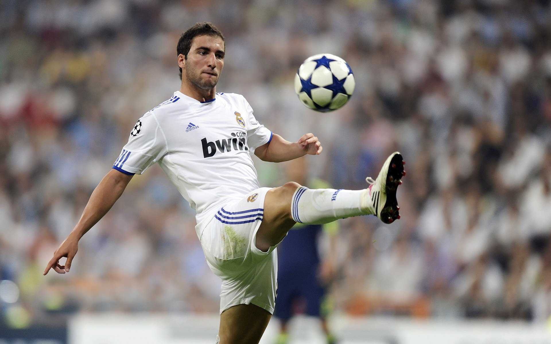 篮网对阵森林狼，爱德华兹主宰比赛走向